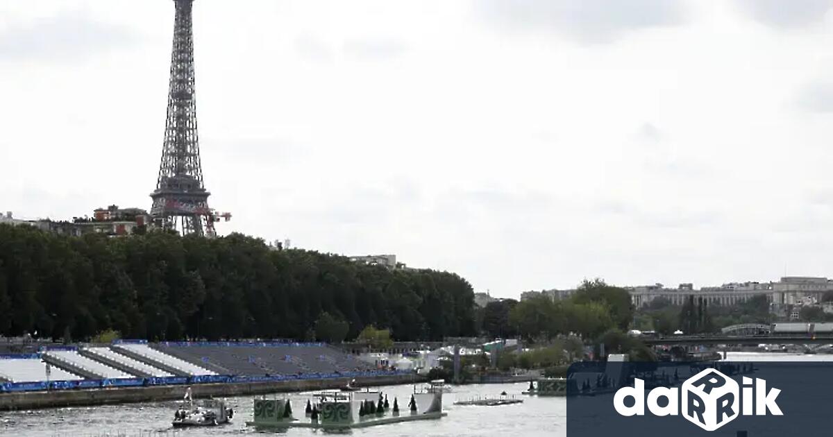 В Париж отново забраниха плуването в Сена ден след като