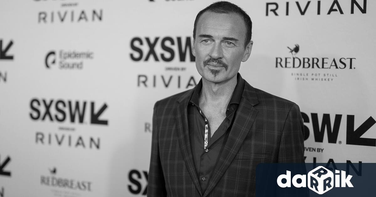 Австралийският актьорДжулиън Макмеън познат на зрителите с ролите си в