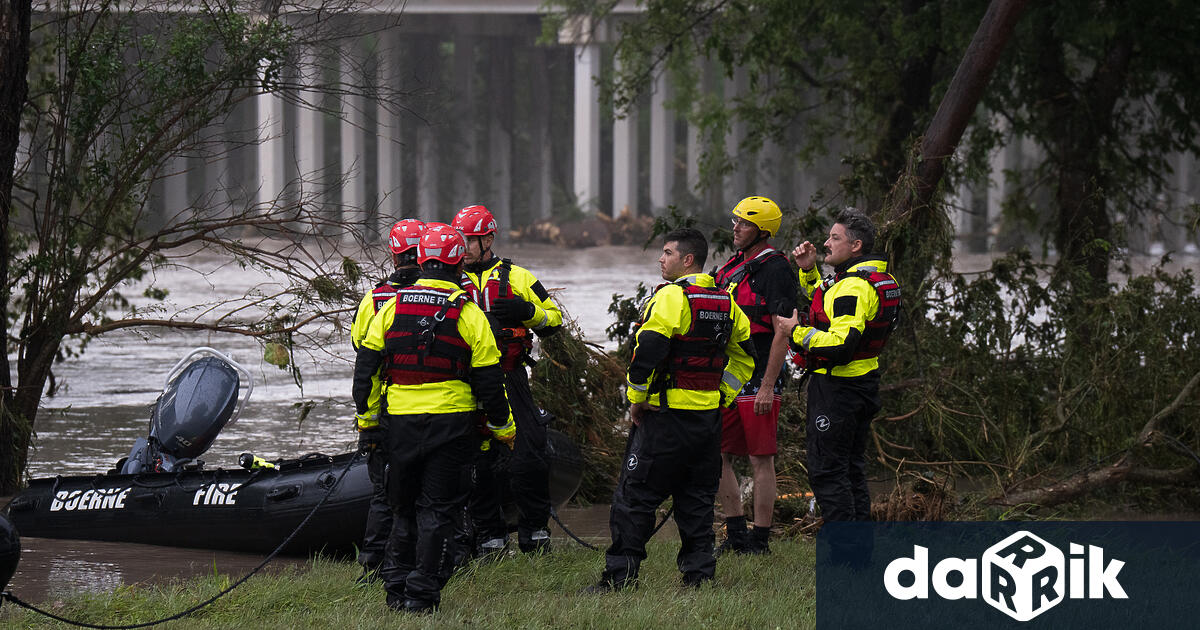Броят на загиналите при катастрофалните наводнения в Тексас достигна най малко
