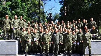Специализанти от формированията на ВВС завършиха обучението си в 12-та Авиационна база/СНИМКИ/