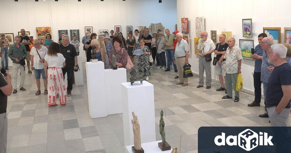 Плевенски художници гостуват с обща изложба в Художествената галерия в