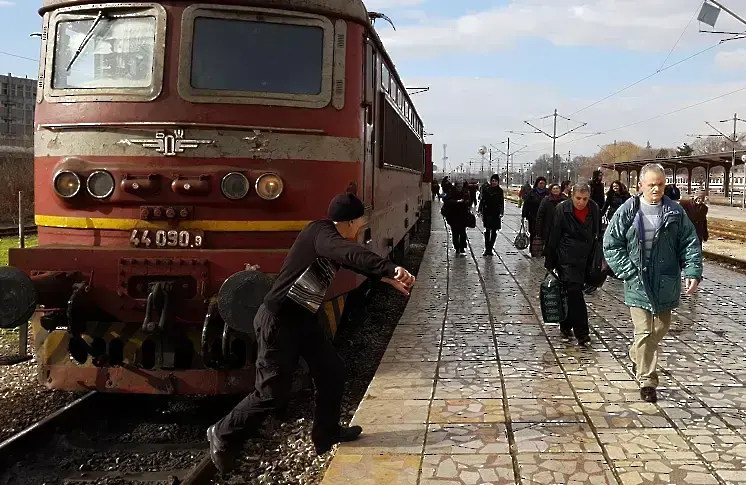 Жега във влаковете: Държавата с мерки срещу неработещите климатици на машините