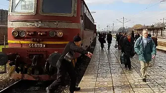 Жега във влаковете: Държавата с мерки срещу неработещите климатици на машините