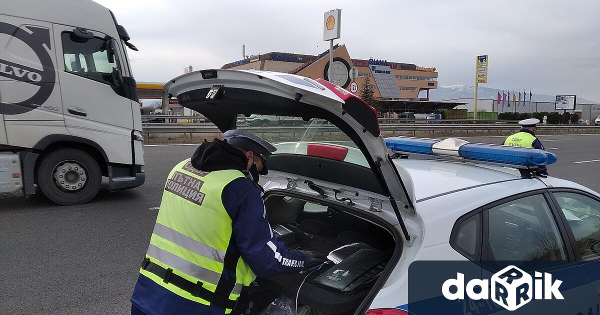 Служителите от Министерството на вътрешнитеработи празнуват днес своя професионален празник