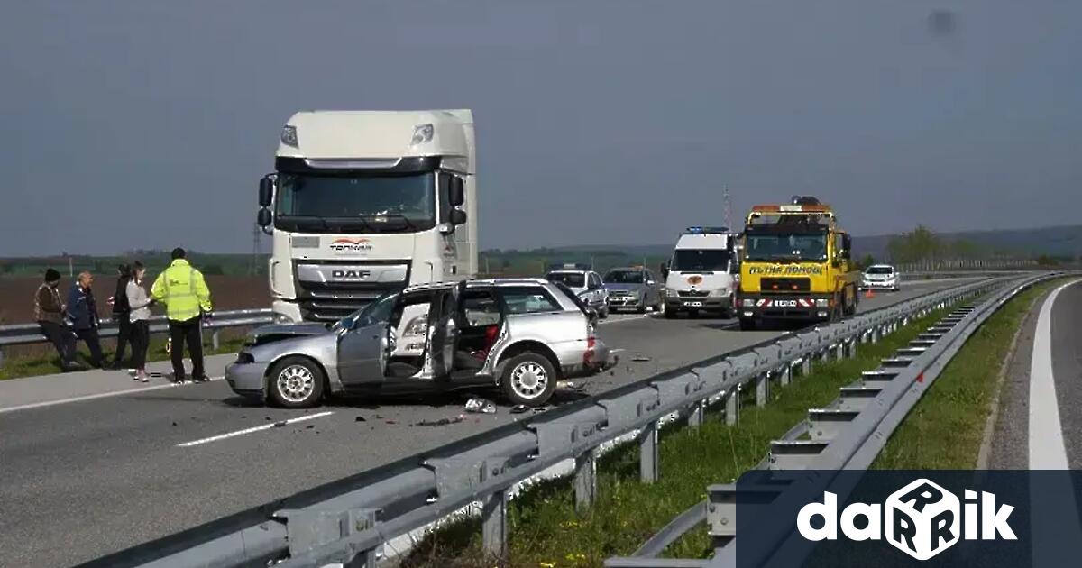 Двама души са загинали в катастрофа в Прохода на Републиката