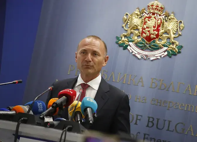 Росен Христов: Претърсиха жилището и ми взеха всички средства за комуникация