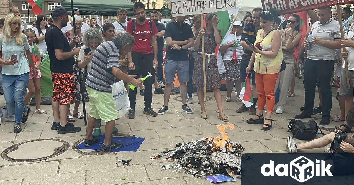 В Tриъгълника на властта се провежда нов протест срещу въвеждането