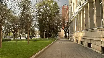 В петък ще преобладава слънчево време с временно увеличение на облачността