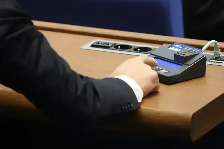 Парламентът гласува създаването на електронен арбитражен регистър