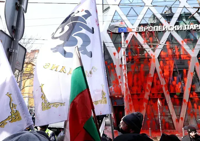 Прокуратурата прати на съд вандалите от протеста на „Възраждане“ за погрома над Дома на Европа