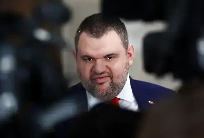 „Die Welt“ за Пеевски: Как един олигарх разширява властта си в страната-кандидат за еврозоната