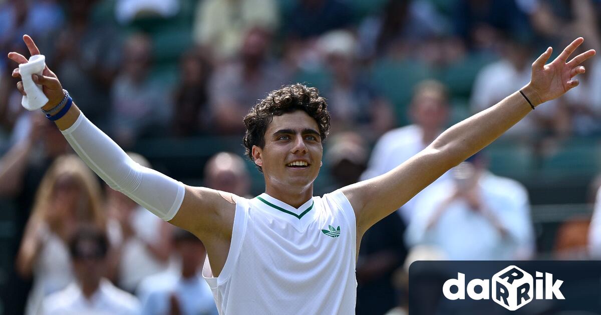 Вчера 16 годишниятИван Иванов спечели юношеския Уимбълдън с 2 0 срещу американеца