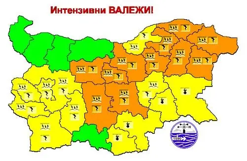 Очаквани бури и градушки в Пловдивско, предупреждават за опасно време