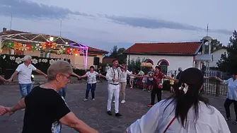 Лятна вечер на мегдана в село Победа