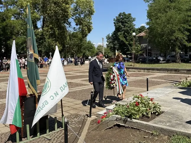 Николай Абрашев и г-жа Ирена Христова – главен секретар в Областна администрация – Плевен присъстваха на празника на град Левски