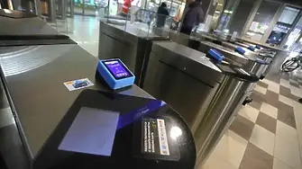 Спират метрото между станциите "Сливница" и "Обеля"