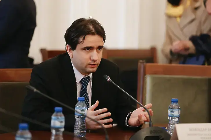 Божанов: Вотът на недоверие е редно да е през септември, следва да бъде общ с ПП