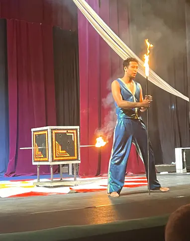  Цирк на сцена, за доста смях в НЧ „ Георги Парцалев -1901 ” - Левски 