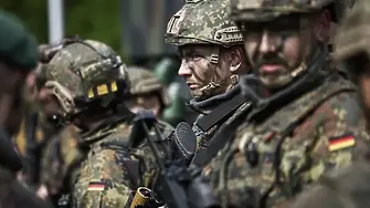 Берлин се подготвя за евентуално военно положение