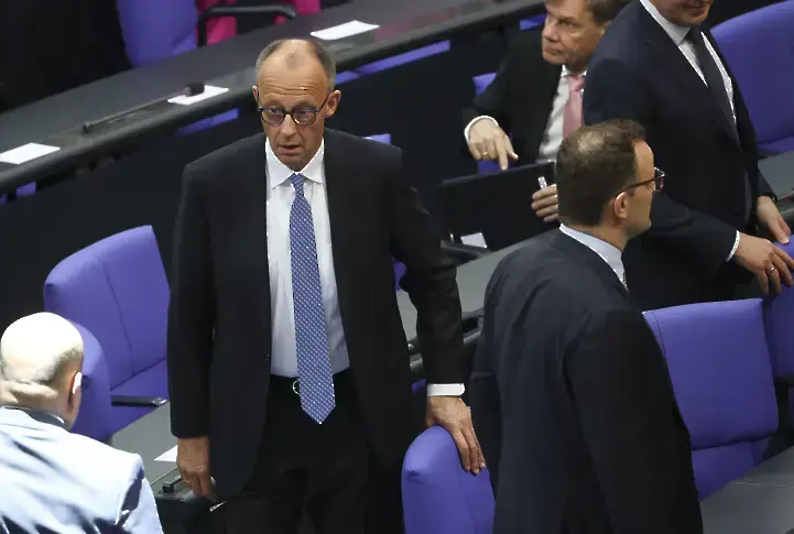 Мерц пред Бибиси: Европа дълго време е „минавала гратис“ за сметка на американската отбрана
