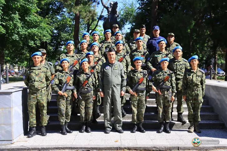  Тържествен обред по полагане на военна клетва се организира в 12-та авиационна база/СНИМКИ/ 