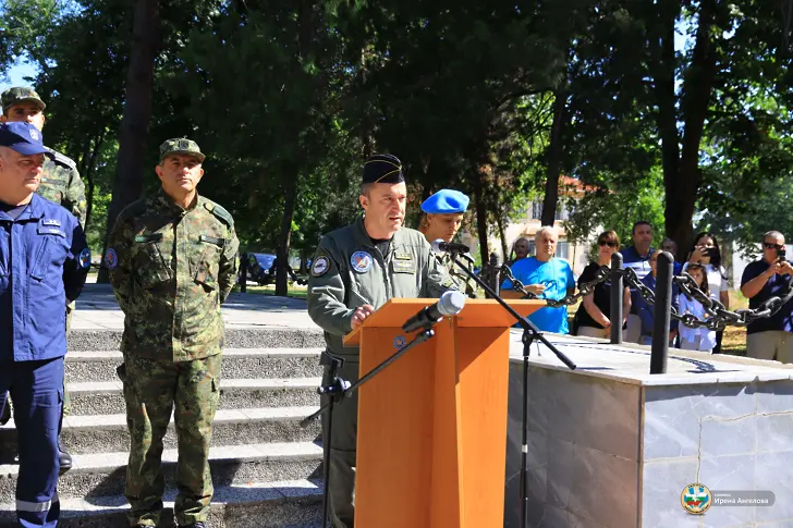  Тържествен обред по полагане на военна клетва се организира в 12-та авиационна база/СНИМКИ/ 