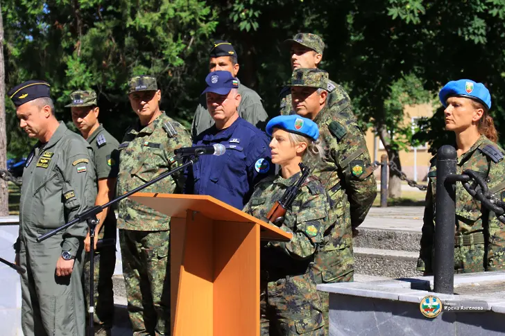  Тържествен обред по полагане на военна клетва се организира в 12-та авиационна база/СНИМКИ/ 