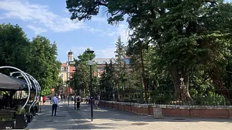 В събота времето ще бъде предимно слънчево с максимални температури между 29° и 31°
