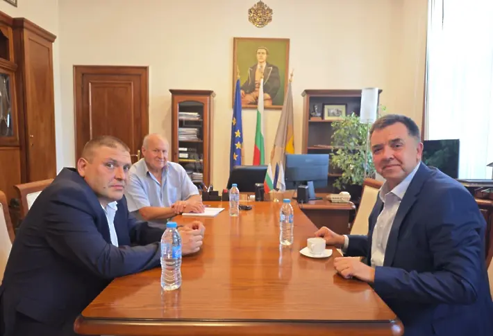 Възможностите за финансова подкрепа на общински проекти представиха пред Община Плевен от Фонд на фондовете