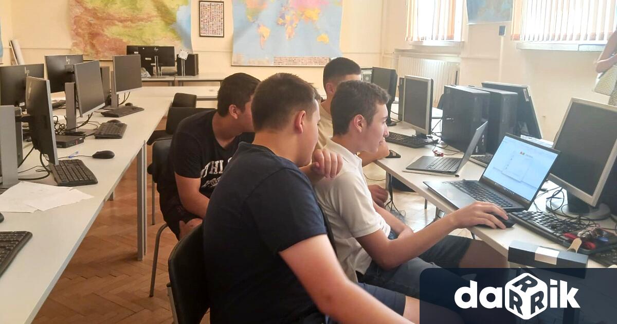 Разнообразни занимания събират плевенските деца в Центъра за подкрепа на