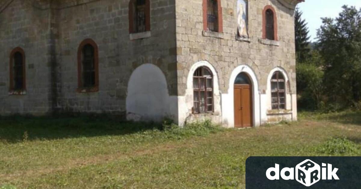 С благоговение и радост жителите и гостите на село Кипилово