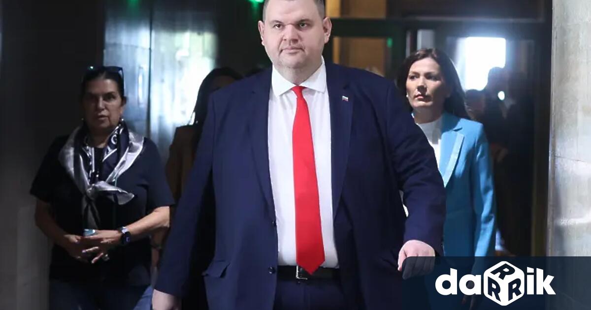 Софийският градски съд СГС вписа като единствен председател на Движението