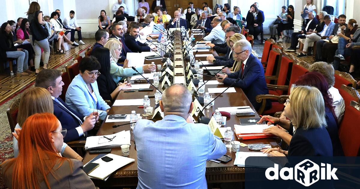 Депутатите от Комисията по образованието и науката в Народното събраниеодобриха