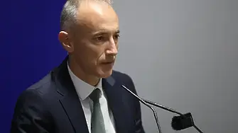 „Искаме учене с разбиране, не заучаване“: Промени в учебните планове и ваканциите