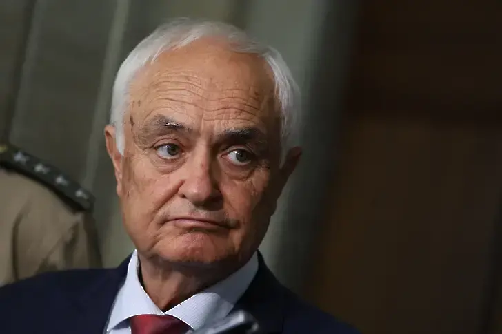 Министърът на отбраната с ласкави думи към Република Турция