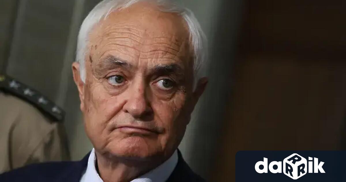 Министърът на отбраната Атанас Запрянов посрещна делегация на Комисията по