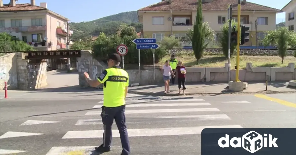 Недоволство на хората от Кресна заради краткия 6 секунден зелен сигнал