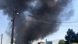 Голям пожар пламна в бургаския град Средец