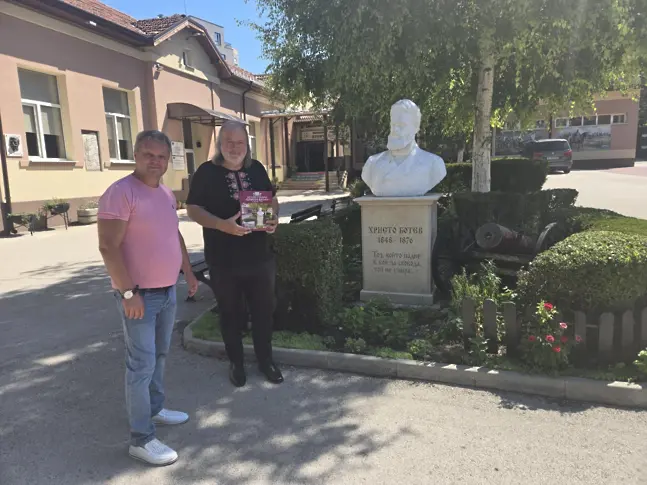  Володя Стоянов беше посетител в НУ Христо Ботев 