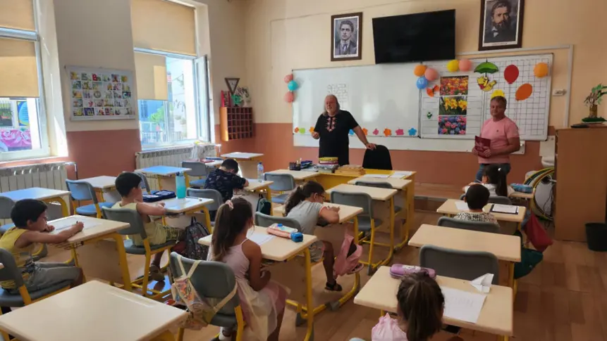  Володя Стоянов беше посетител в НУ Христо Ботев 