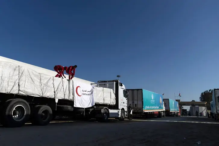 Първите камиони с хуманитарна помощ за Газа преминаха днес през „Рафах”