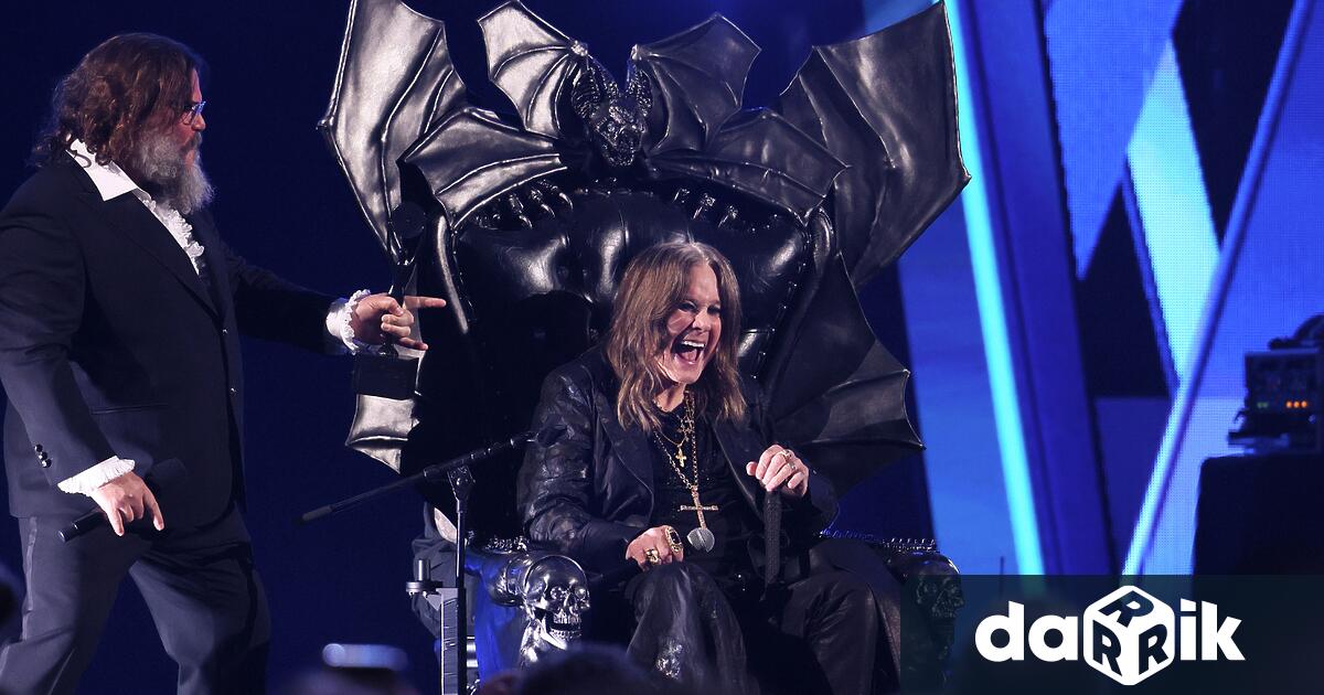 Певецът Ози Озбърн е починал на 76 годишна възраст съобщи семейството