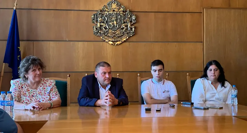  Ученик от Плевен е определен в националния тим на България за Международната олимпиада по изкуствен интелект в Пекин 