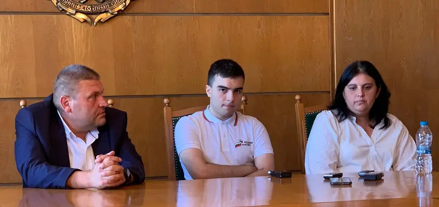  Ученик от Плевен е определен в националния тим на България за Международната олимпиада по изкуствен интелект в Пекин 