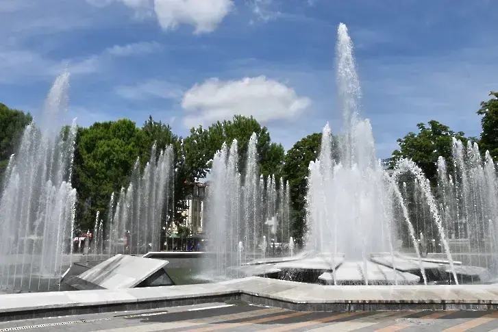 Опасно горещо време и днес - максималните температури ще са между 39° и 42°