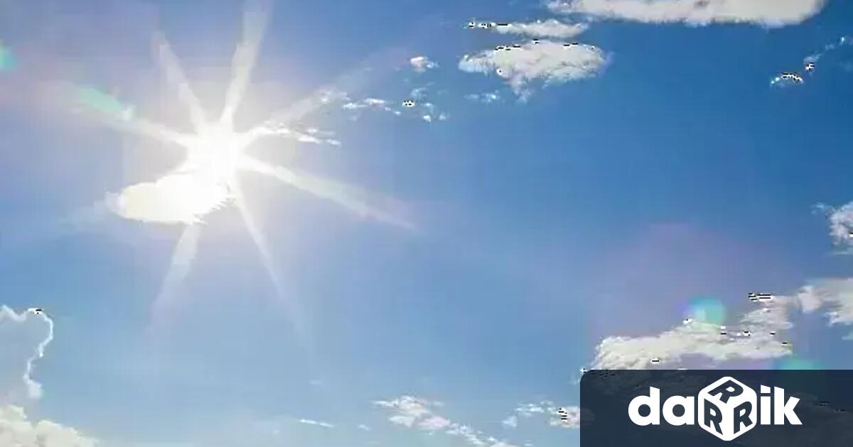 Днес преди обяд по значителна облачност ще има над източните райони