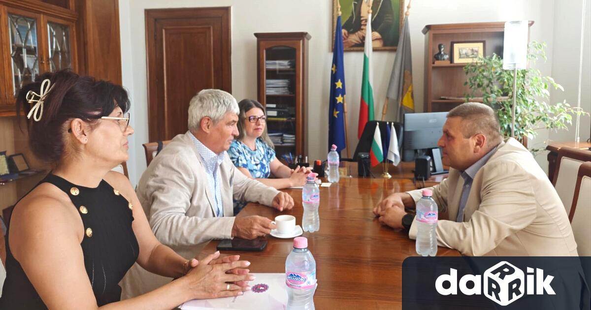 Кметът на Община Плевен д р Валентин Христов проведе работна среща