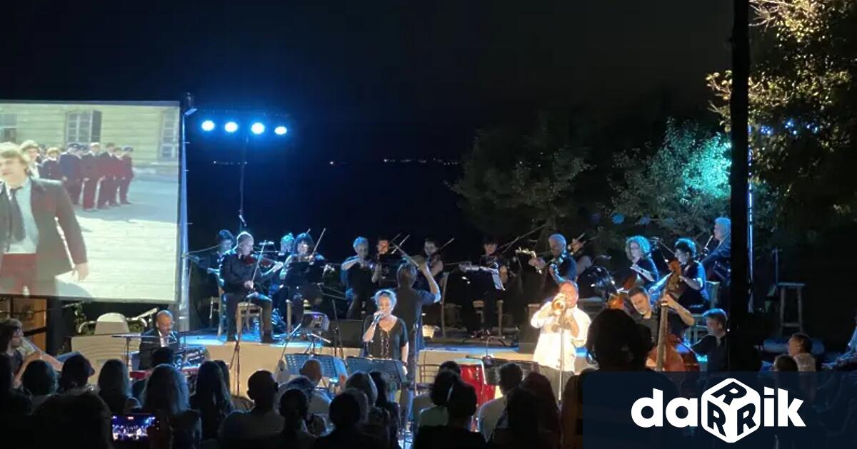 При Sold out започна концертът на Плевенска филхармония и Хилда