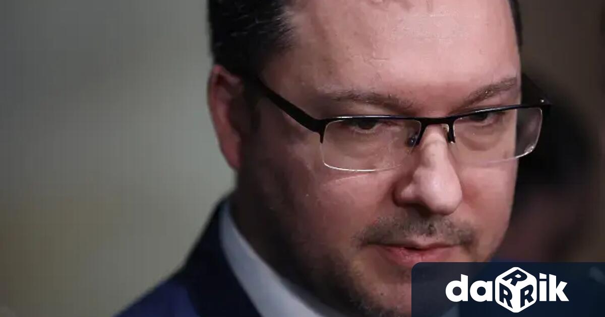 Има и противопожарна техника има и хора Това каза министърът