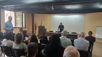 Община Гулянци обновява сградите на Общинския съвет и читалището в Гулянци